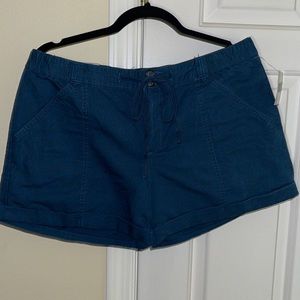 GAP cuffed slashed pockets Prussian Blue shorts with cuff.